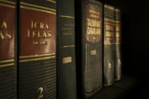 Hukuk kitapları – Hukuk bürosu dijital pazarlama stratejileri